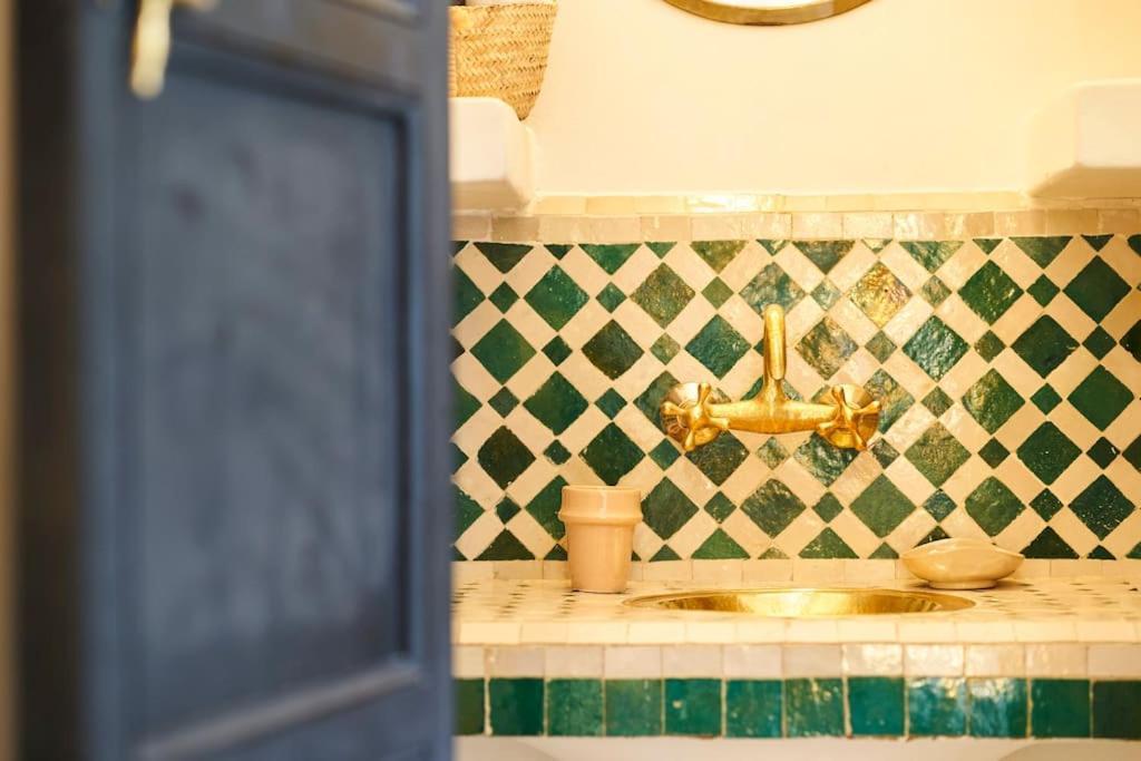 Riad Miloud En Exclusivite 10 P Au Coeur De La Medina マラケシュ エクステリア 写真