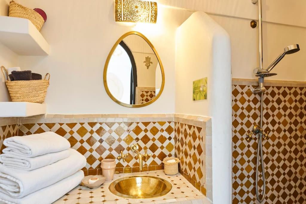 Riad Miloud En Exclusivite 10 P Au Coeur De La Medina マラケシュ エクステリア 写真