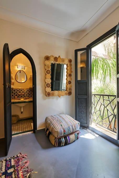 Riad Miloud En Exclusivite 10 P Au Coeur De La Medina マラケシュ エクステリア 写真